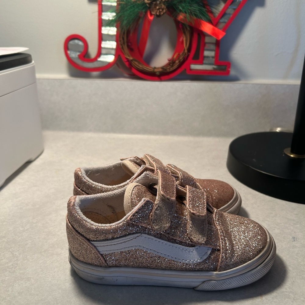 Vans 
Toddler 
Rose gold glitter